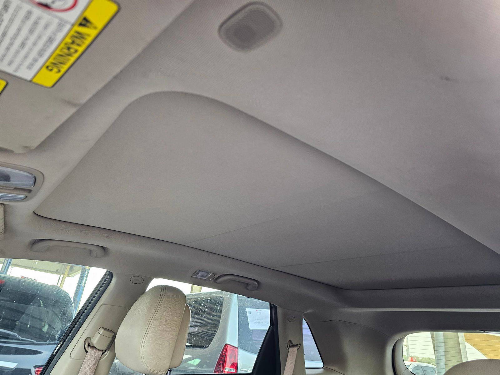 2015 KIA SORENTO — 172515 KM — Lot G646274 — Souq - Marhaba Auctions Used Cars - Image 5
