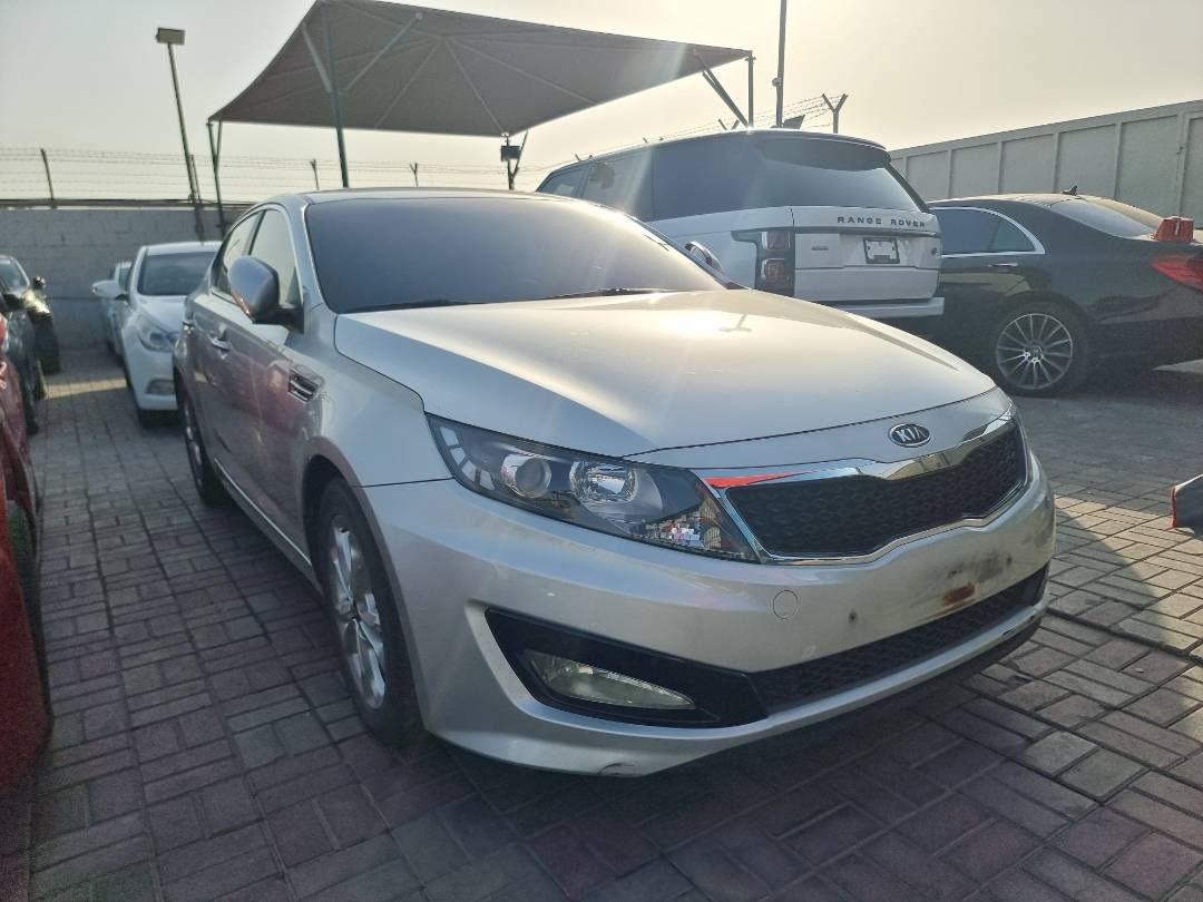 2011 KIA K5 — 143116 KM — Lot 125487 — Ind. 12 - Marhaba Auctions Used Cars - Image 4