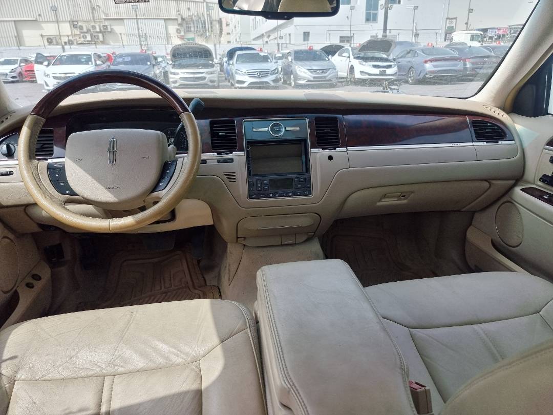 2006 LINCOLN TOWN — 240203 Miles — Lot 125487 — Ind. 12 - Marhaba Auctions Used Cars - Image 7