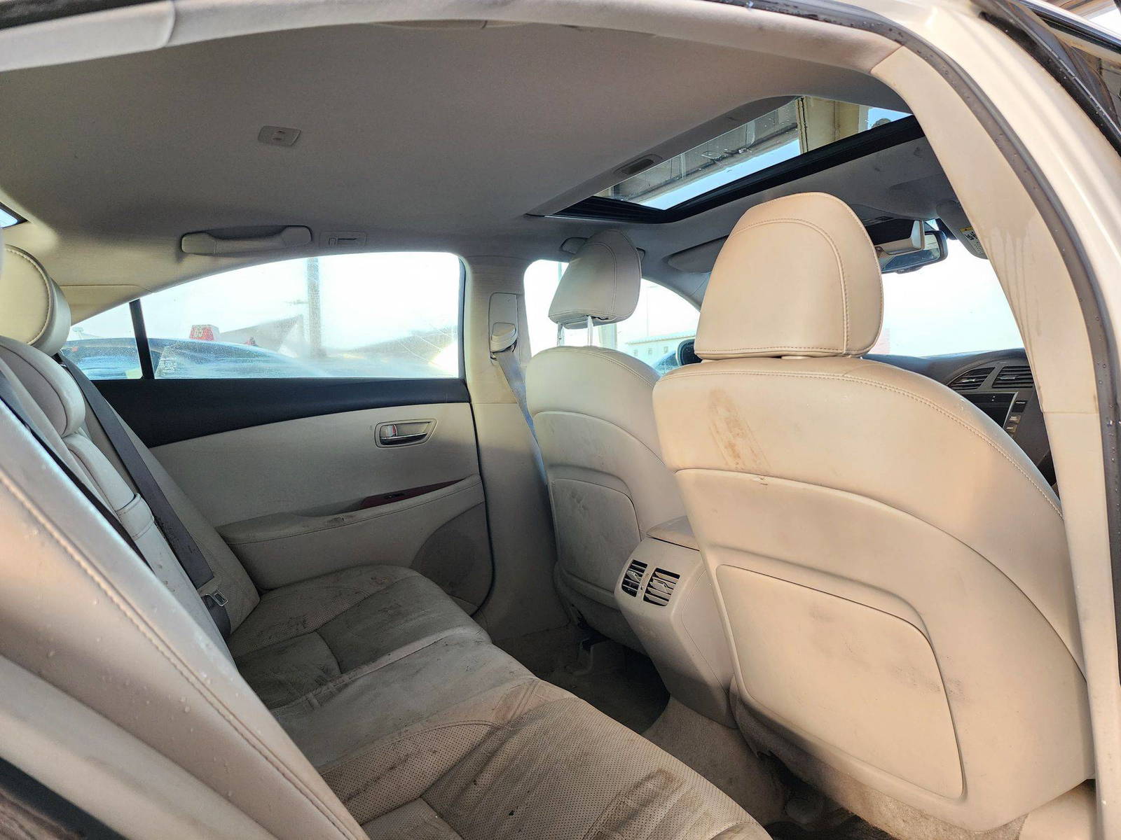 2009 LEXUS ES 350 — 201376 Miles — Lot 39349904 — Souq - Marhaba Auctions Used Cars - Image 6