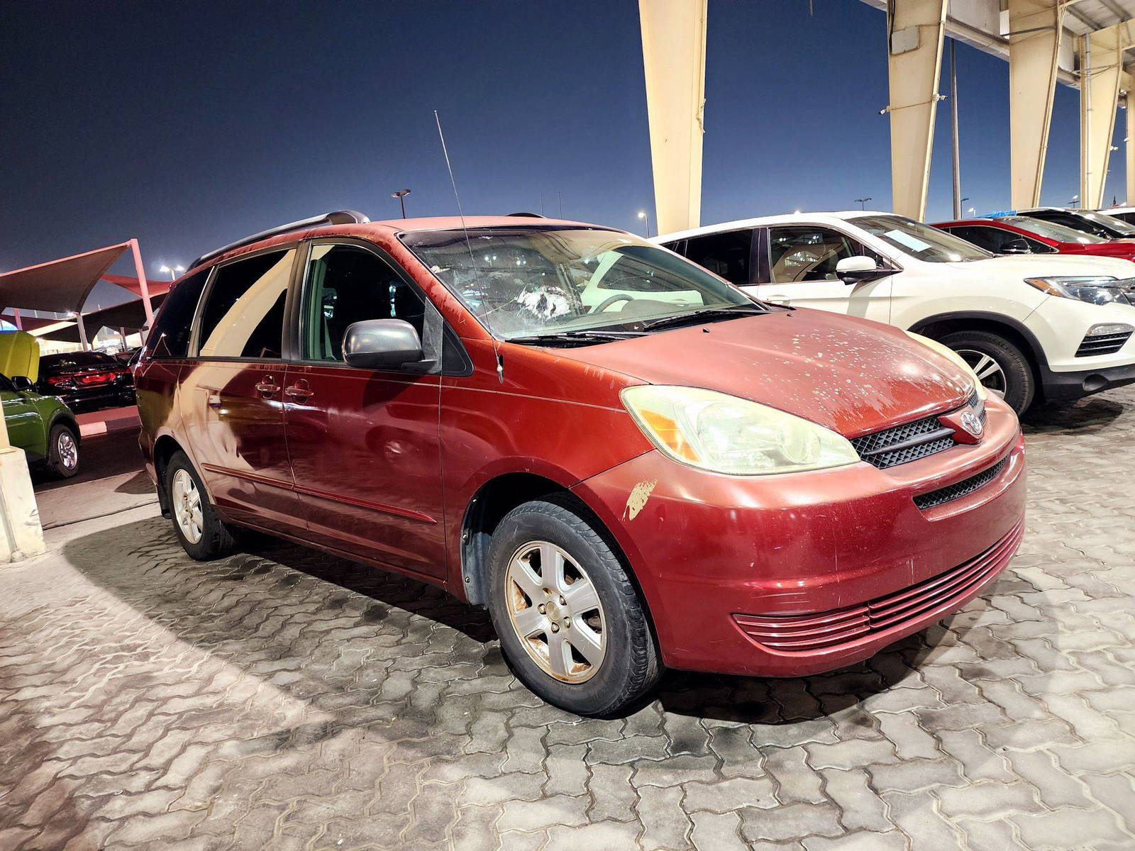 2004 TOYOTA SIENNA — 221505 Miles — Lot 4S086990 — Souq - Marhaba Auctions Used Cars - Image 3
