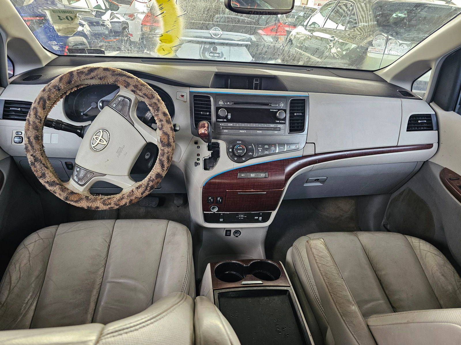 TOYOTA SIENNA 2011 - Marhaba Auction Used Cars - Image 6