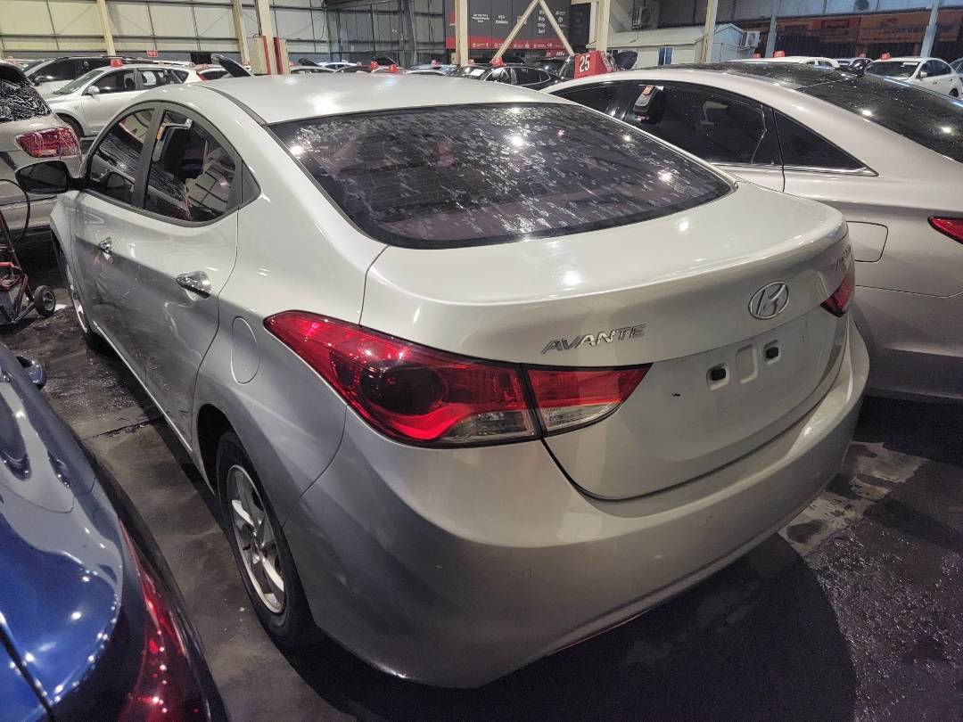 HYUNDAI AVANTE 2012 - Marhaba Auction Used Cars - Image 4