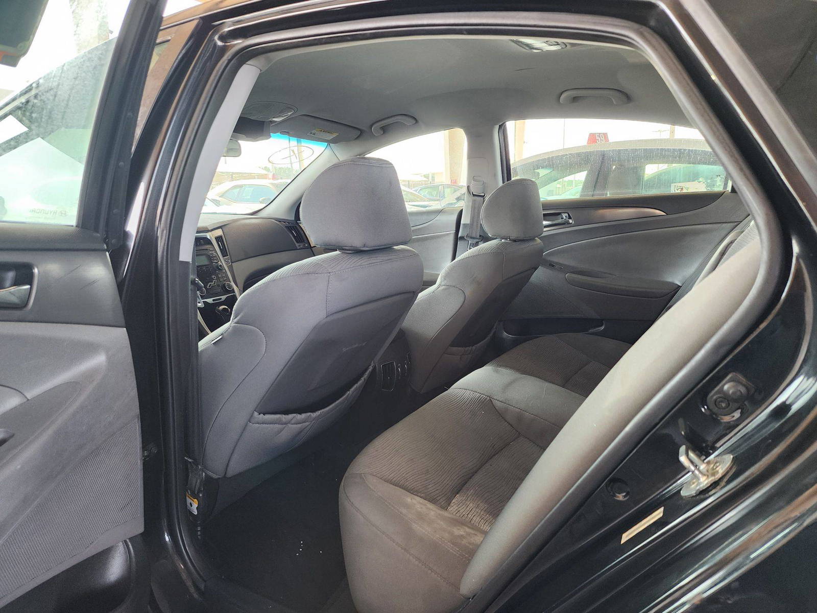 2011 HYUNDAI SONATA — 153711 Miles — Lot 61905594 — Souq - Marhaba Auctions Used Cars - Image 6
