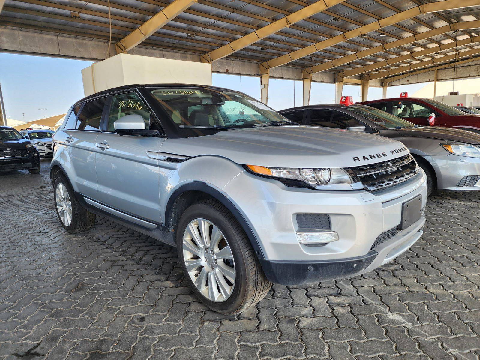 2014 LAND ROVER RANGE ROVER EVOQUE — 125729 Miles — Lot EH860232 — Souq - Marhaba Auctions Used Cars - Image 4