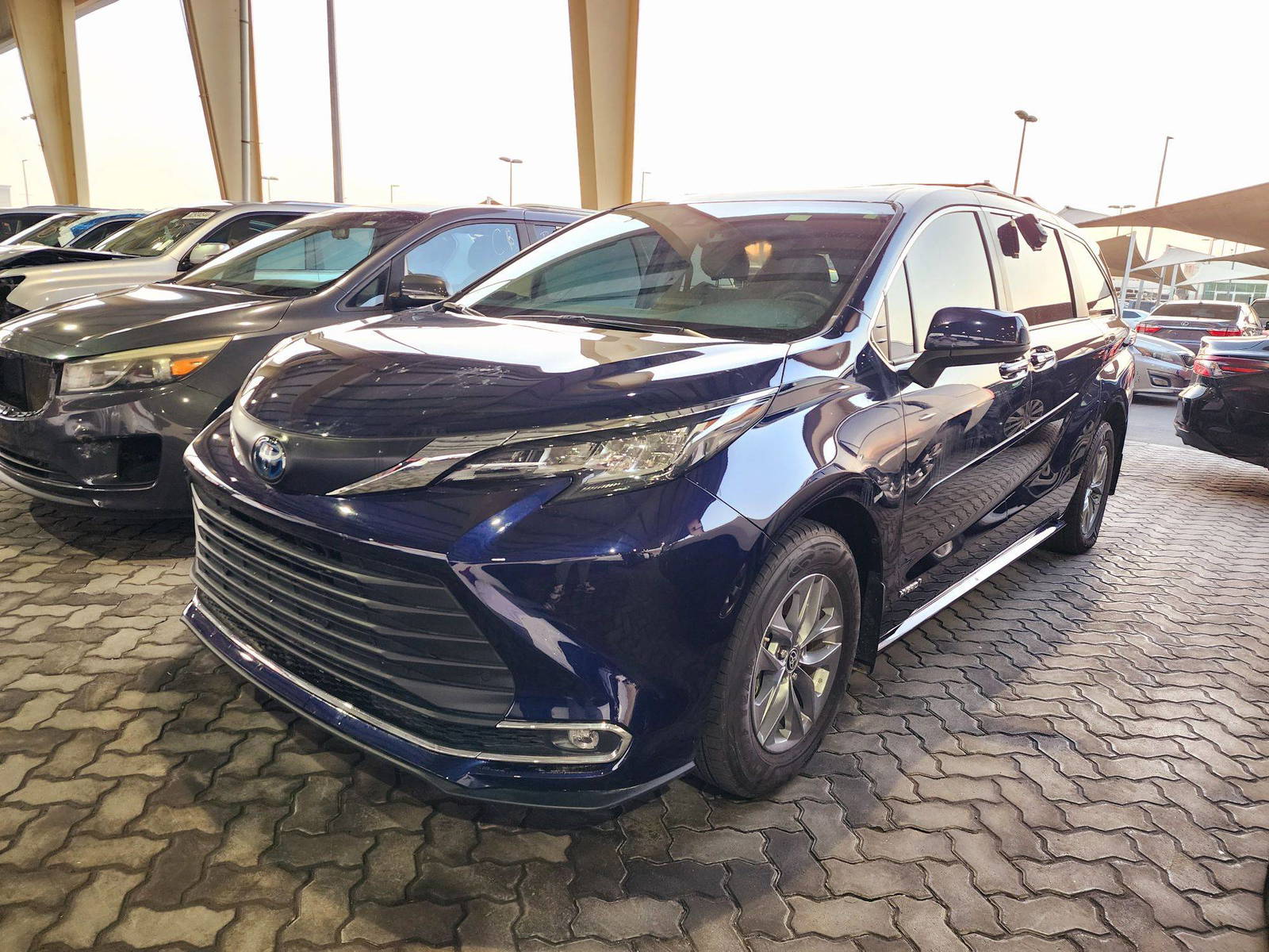 2021 TOYOTA SIENNA — 46869 Miles — Lot MS068159 — Souq - Marhaba Auctions Used Cars - Image 5