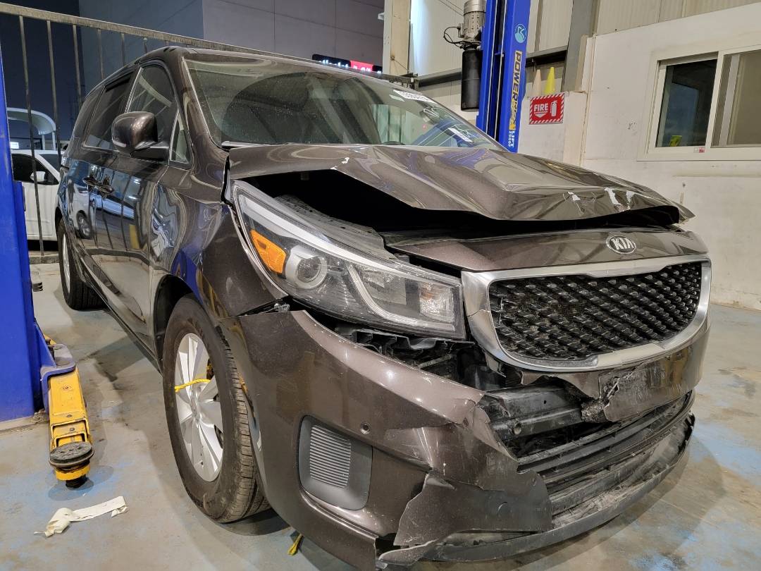 2017 KIA SEDONA — 122928 Miles — Lot 55904754 — Main - Marhaba Auctions Used Cars - Image 5