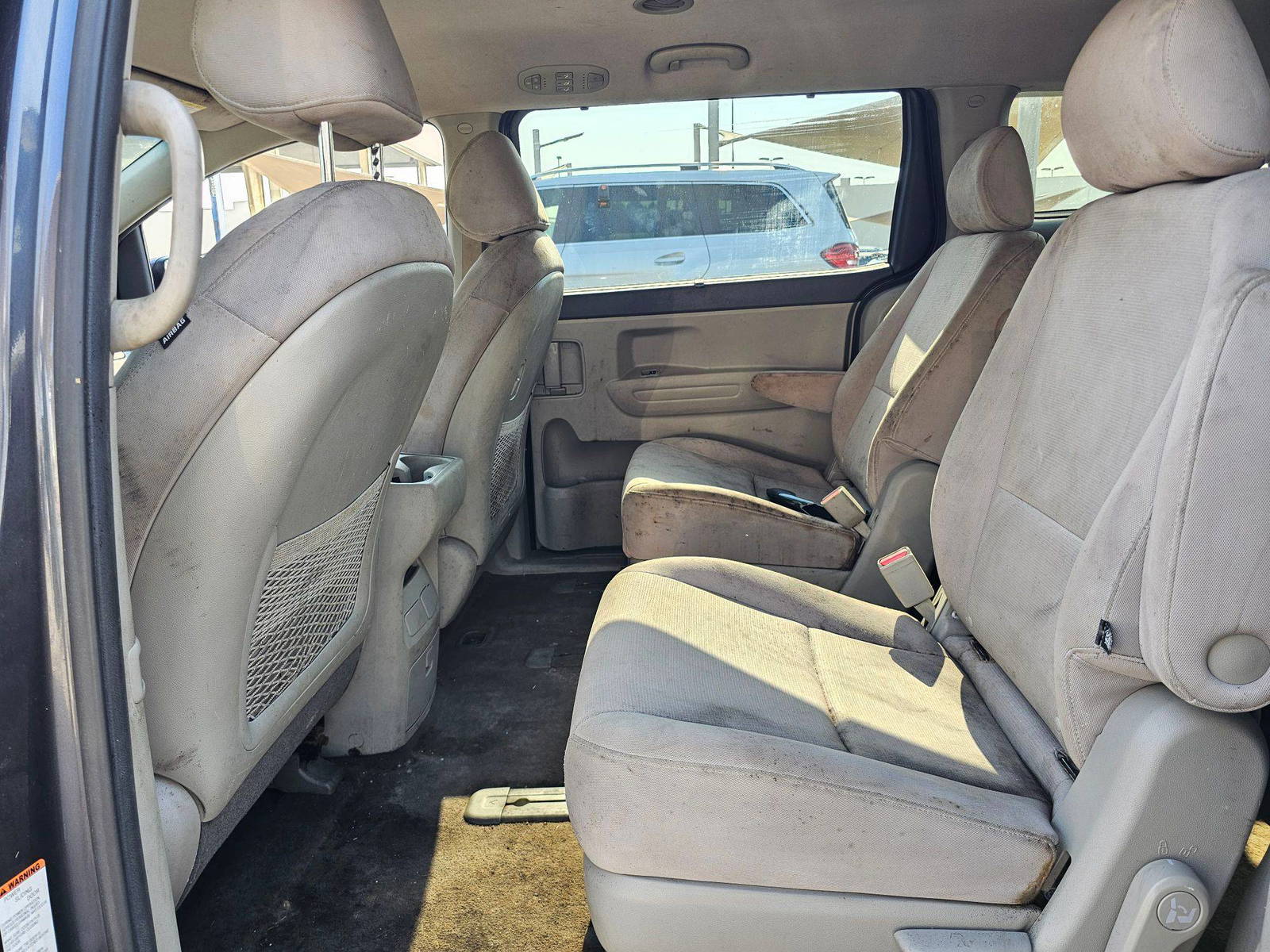2015 KIA SEDONA — 238571 Miles — Lot 0F6065899 — Souq - Marhaba Auctions Used Cars - Image 6