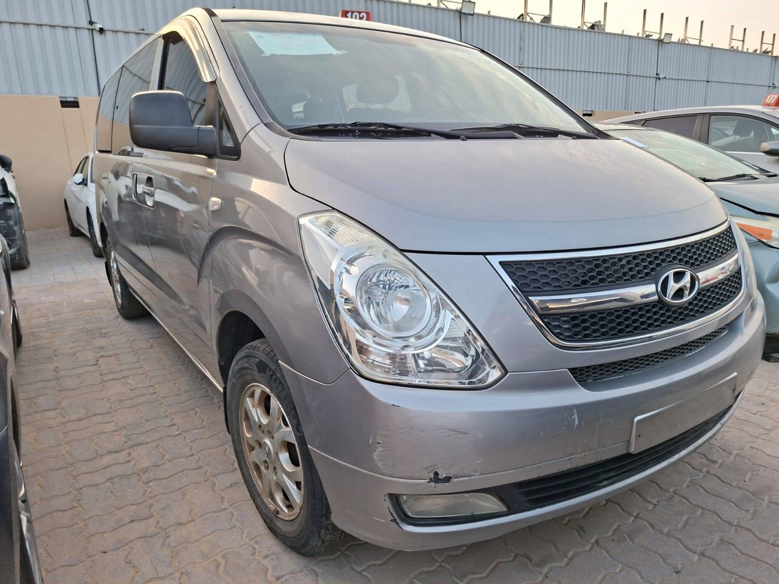 HYUNDAI GRAND STAREX 2011 - Marhaba Auction Used Cars - Image 4