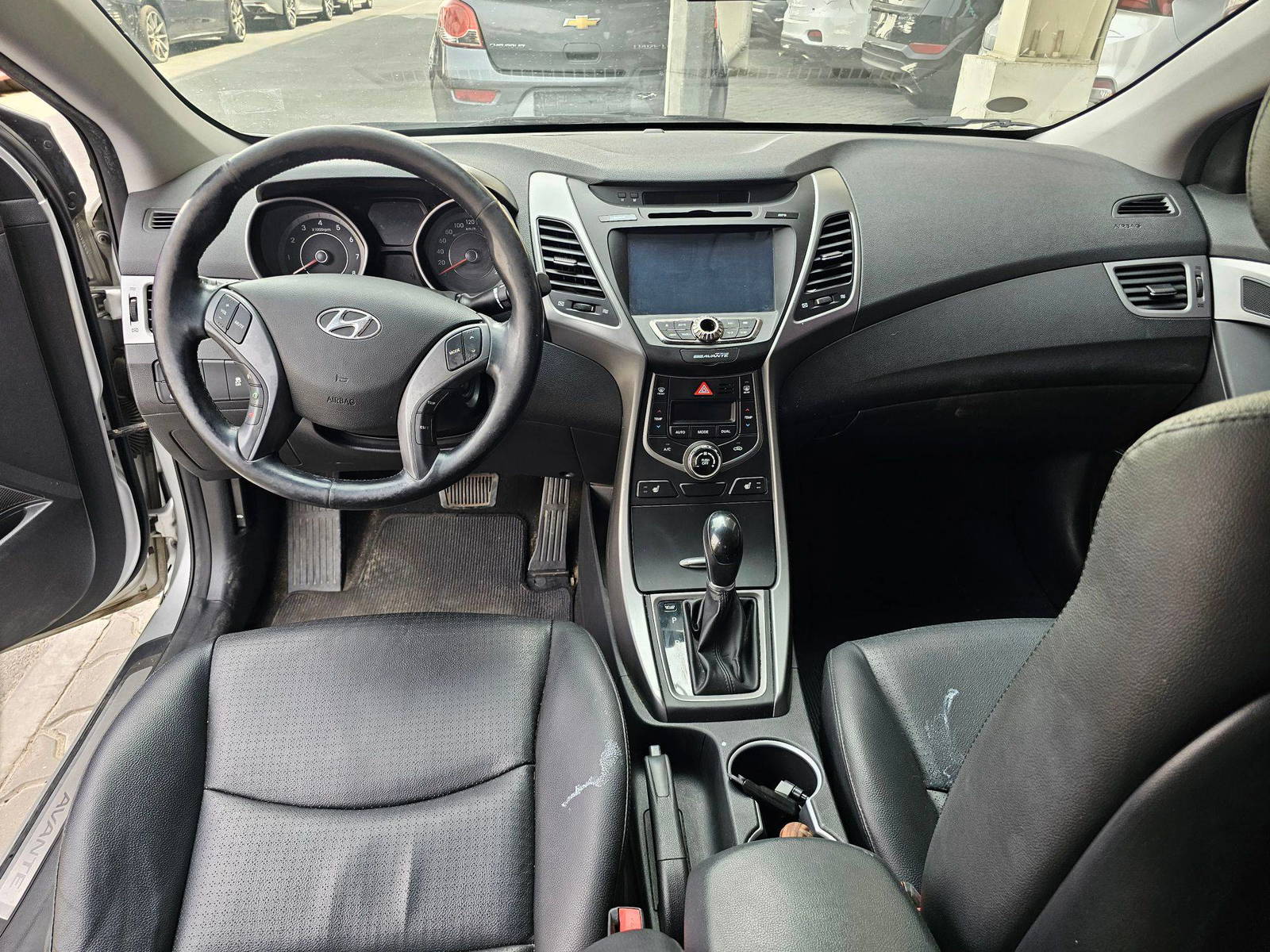 2015 HYUNDAI AVANTE — 94384 KM — Lot DBFU320420 — Souq - Marhaba Auctions Used Cars - Image 7