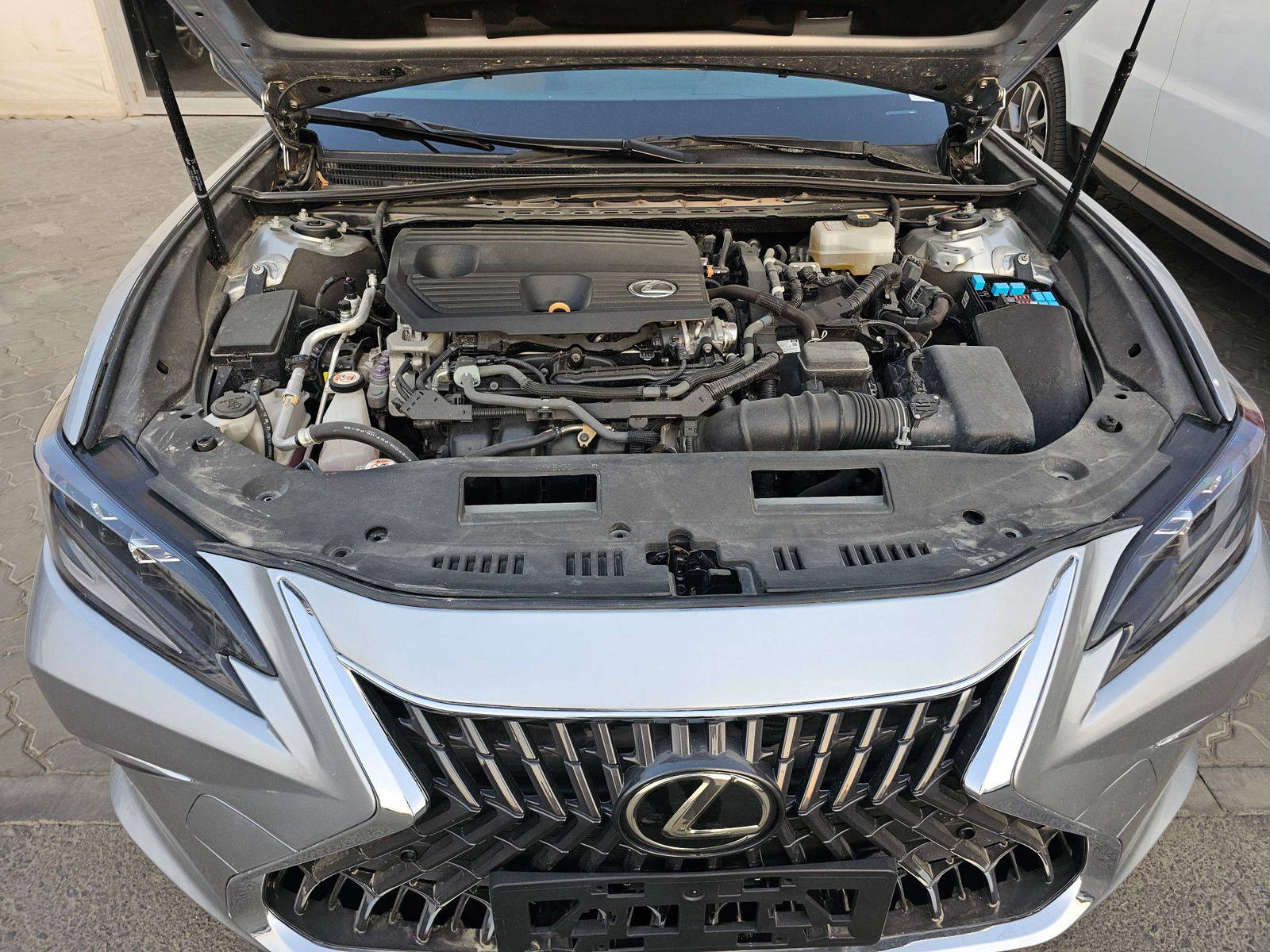 LEXUS ES 300H 2022 - Marhaba Auction Used Cars - Image 12