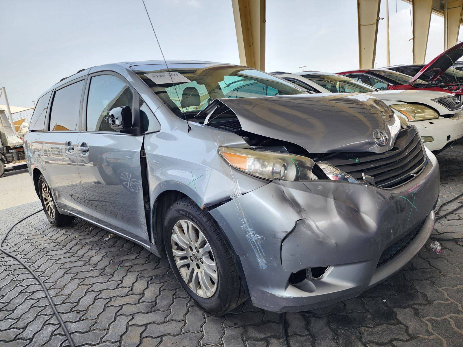 2011 TOYOTA SIENNA — 180135 Miles — Lot 98777 — Souq - Marhaba Auctions Used Cars - Image 4