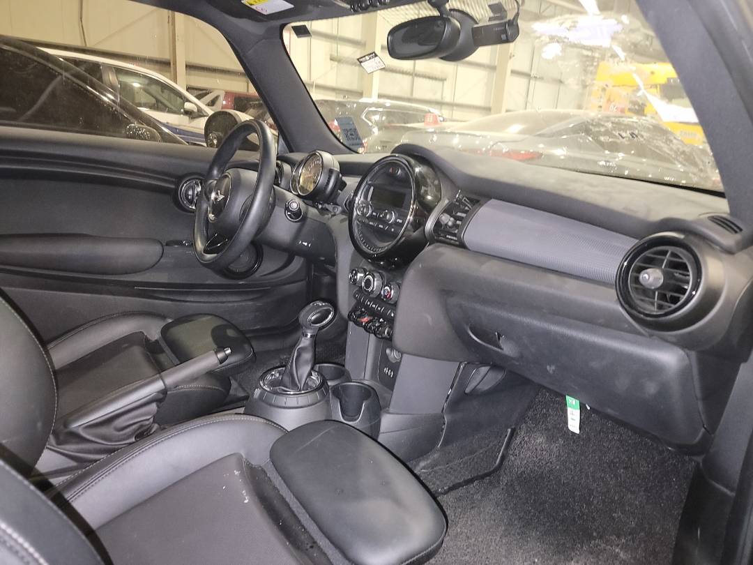 2014 MINI COOPER — 54168 KM — Lot 01ET922424 — Main - Marhaba Auctions Used Cars - Image 6