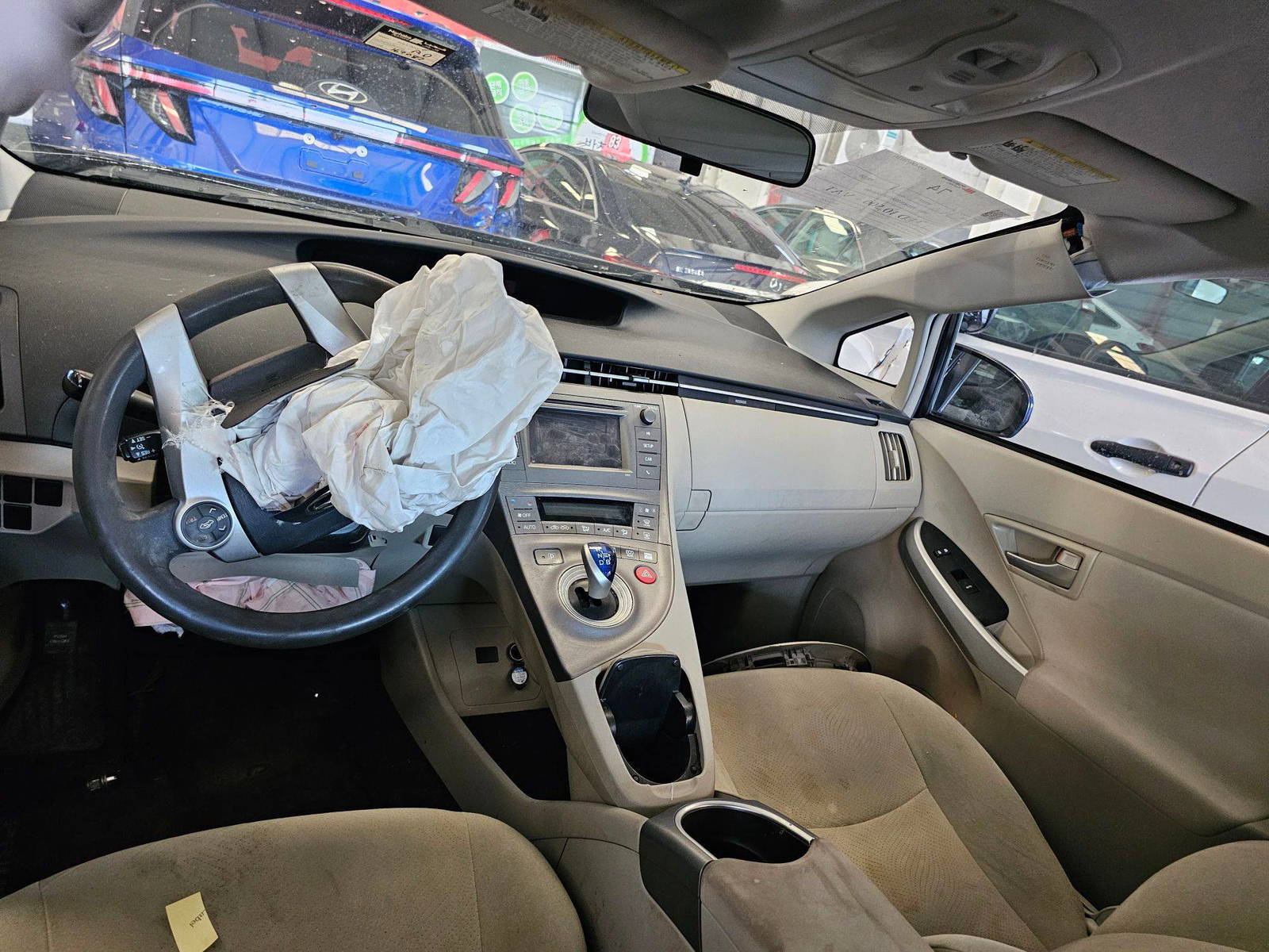 2015 TOYOTA PRIUS — 167087 Miles — Lot XF1944190 — Main - Marhaba Auctions Used Cars - Image 8
