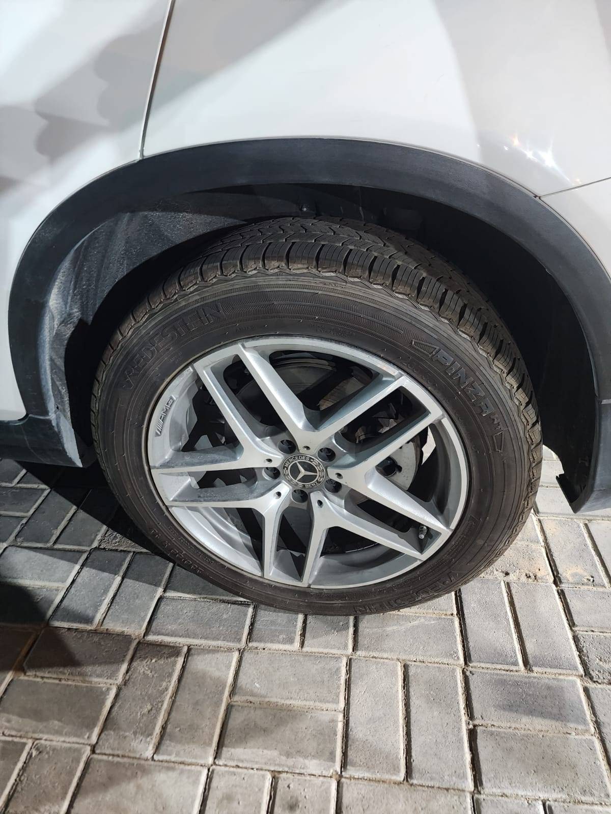 2019 MERCEDES BENZ GLC-300 — 105229 KM — Lot 001342 — Al Sajaa - Marhaba Auctions Used Cars - Image 5