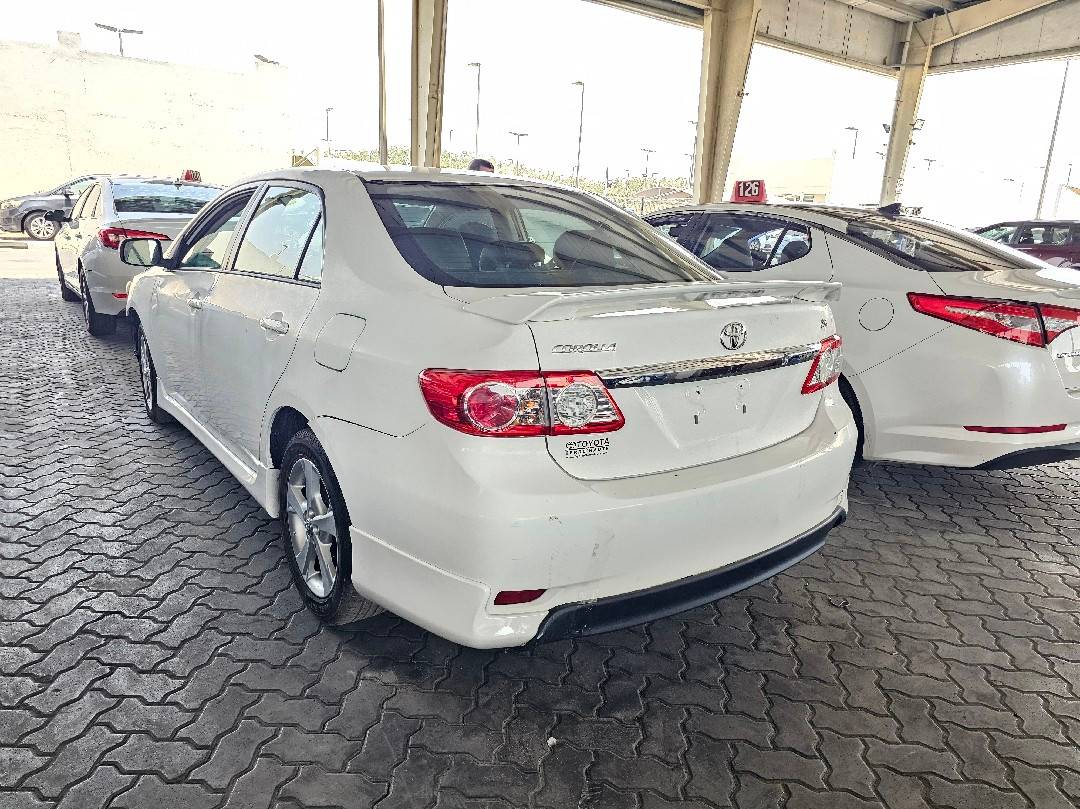 TOYOTA COROLLA