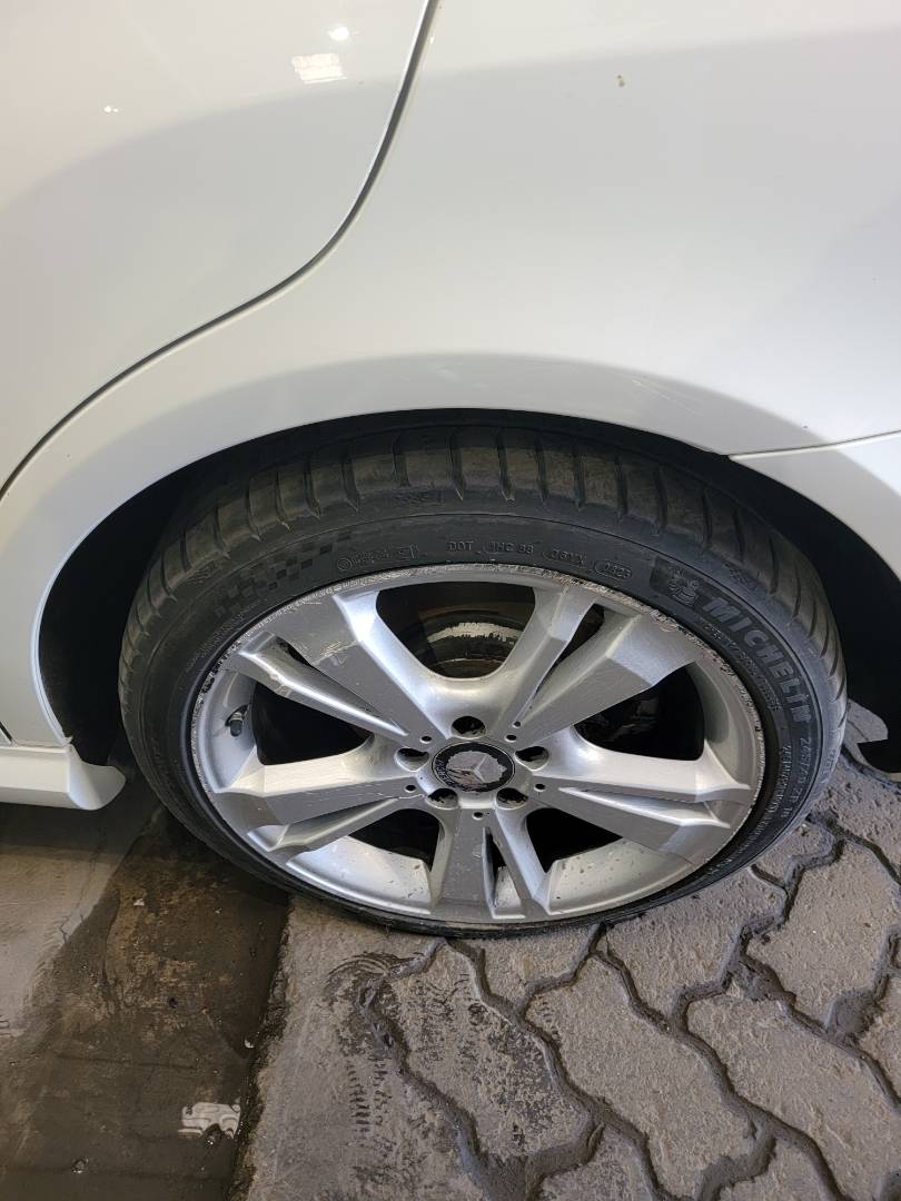 2012 MERCEDES BENZ E 350 — 193575 Miles — Lot XCA660113 — Main - Marhaba Auctions Used Cars - Image 9