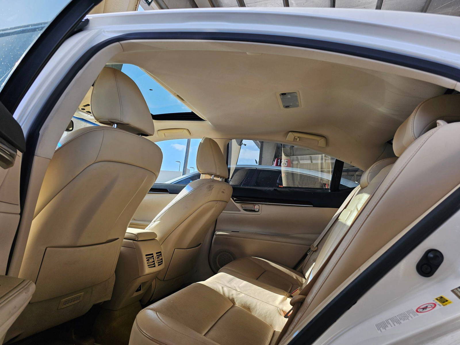 LEXUS ES 300H 2014 - Marhaba Auction Used Cars - Image 7