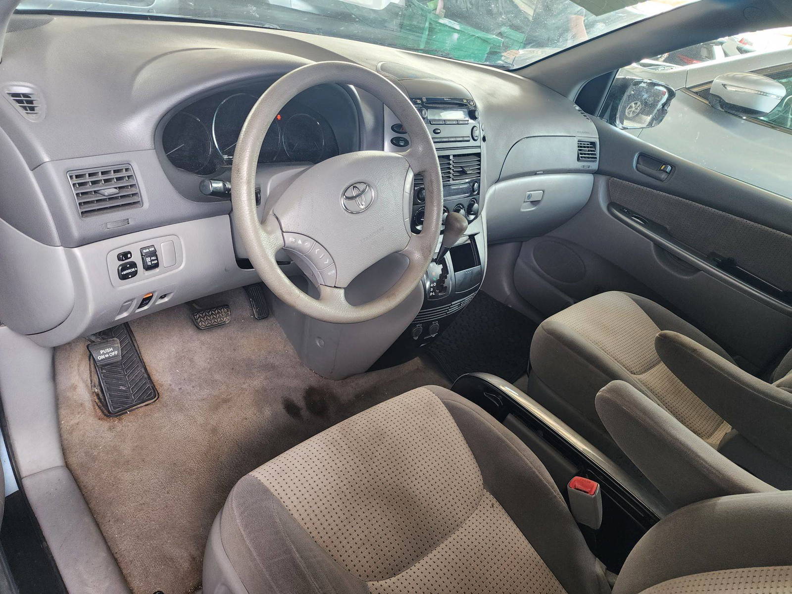2010 TOYOTA SIENNA — 219065 Miles — Lot 37559583 - Marhaba Auctions Used Cars - Image 4