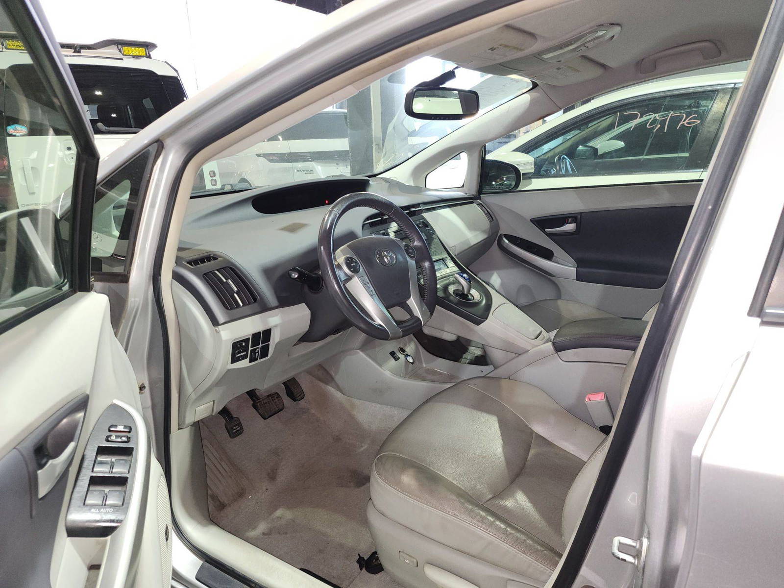 TOYOTA PRIUS 2011 - Marhaba Auction Used Cars - Image 9