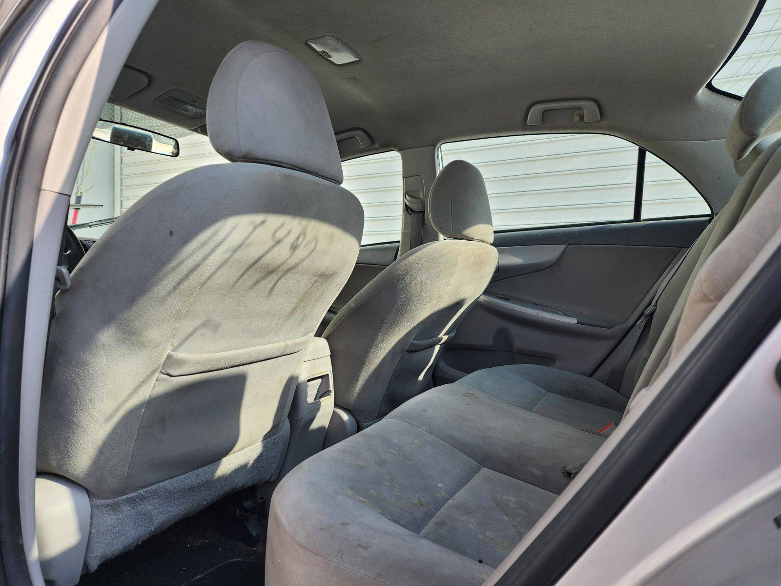 2010 TOYOTA COROLLA — 192975 Miles — Lot AC417492 — Souq - Marhaba Auctions Used Cars - Image 6