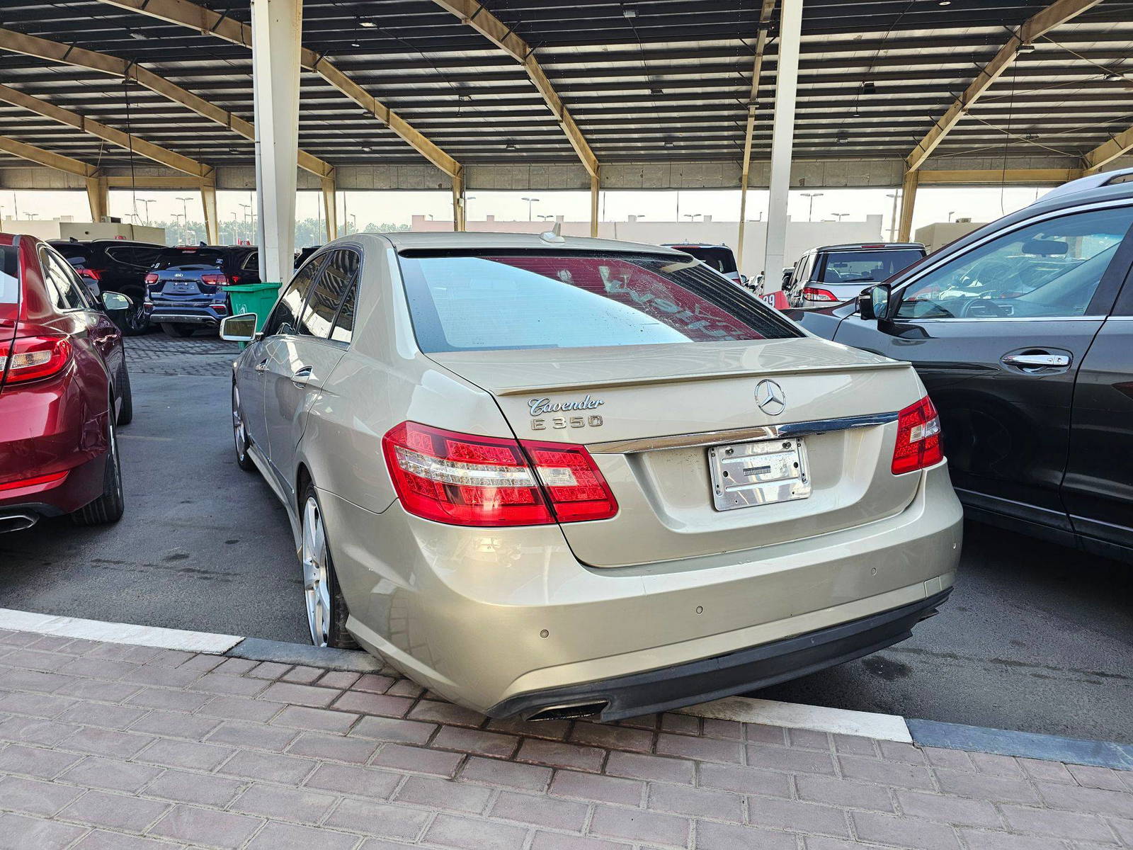 2011 MERCEDES BENZ E 350 — 183023 Miles — Lot BA316375 — Souq - Marhaba Auctions Used Cars - Image 4