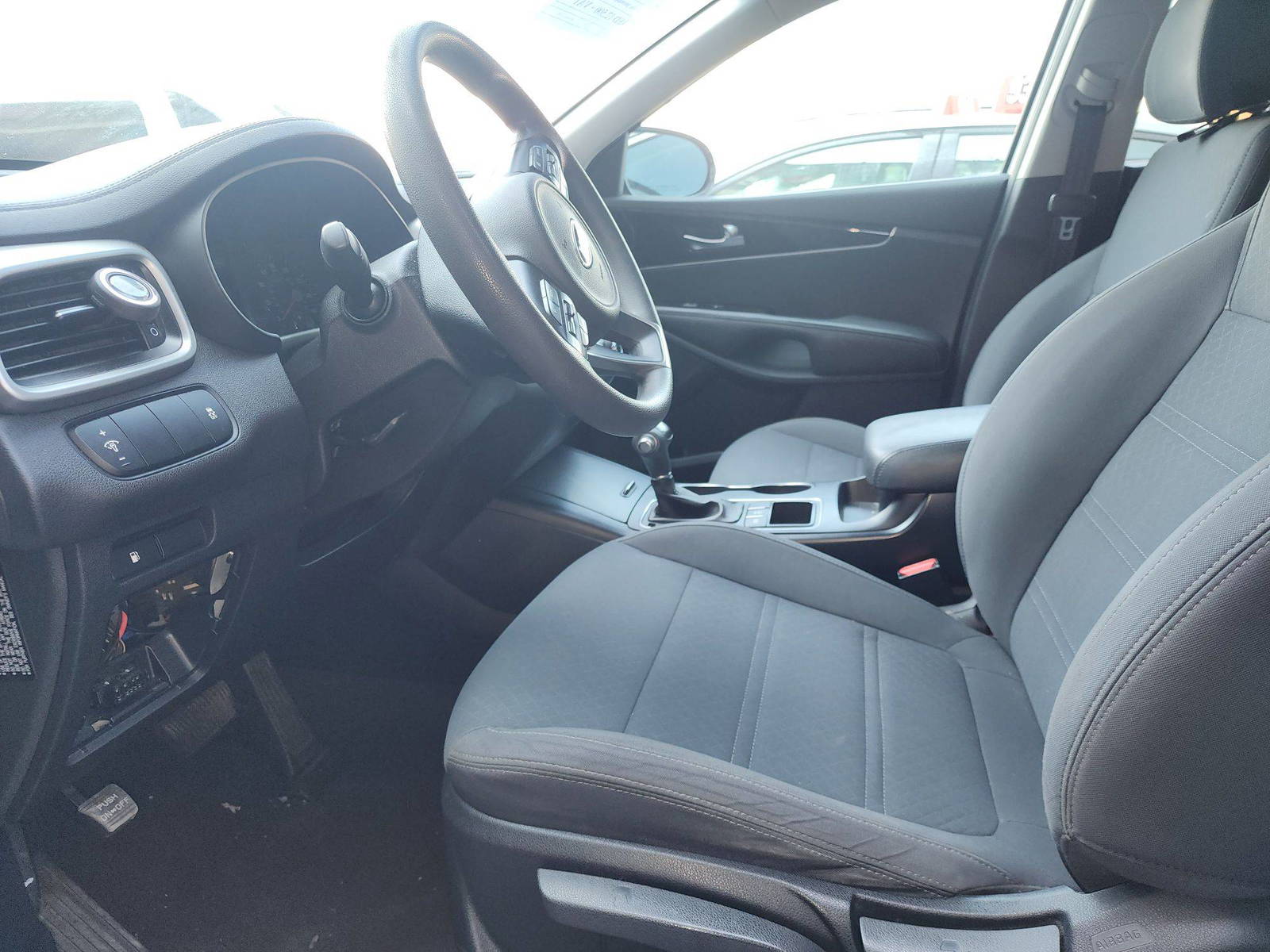 KIA SORENTO 2016 - Marhaba Auction Used Cars - Image 9