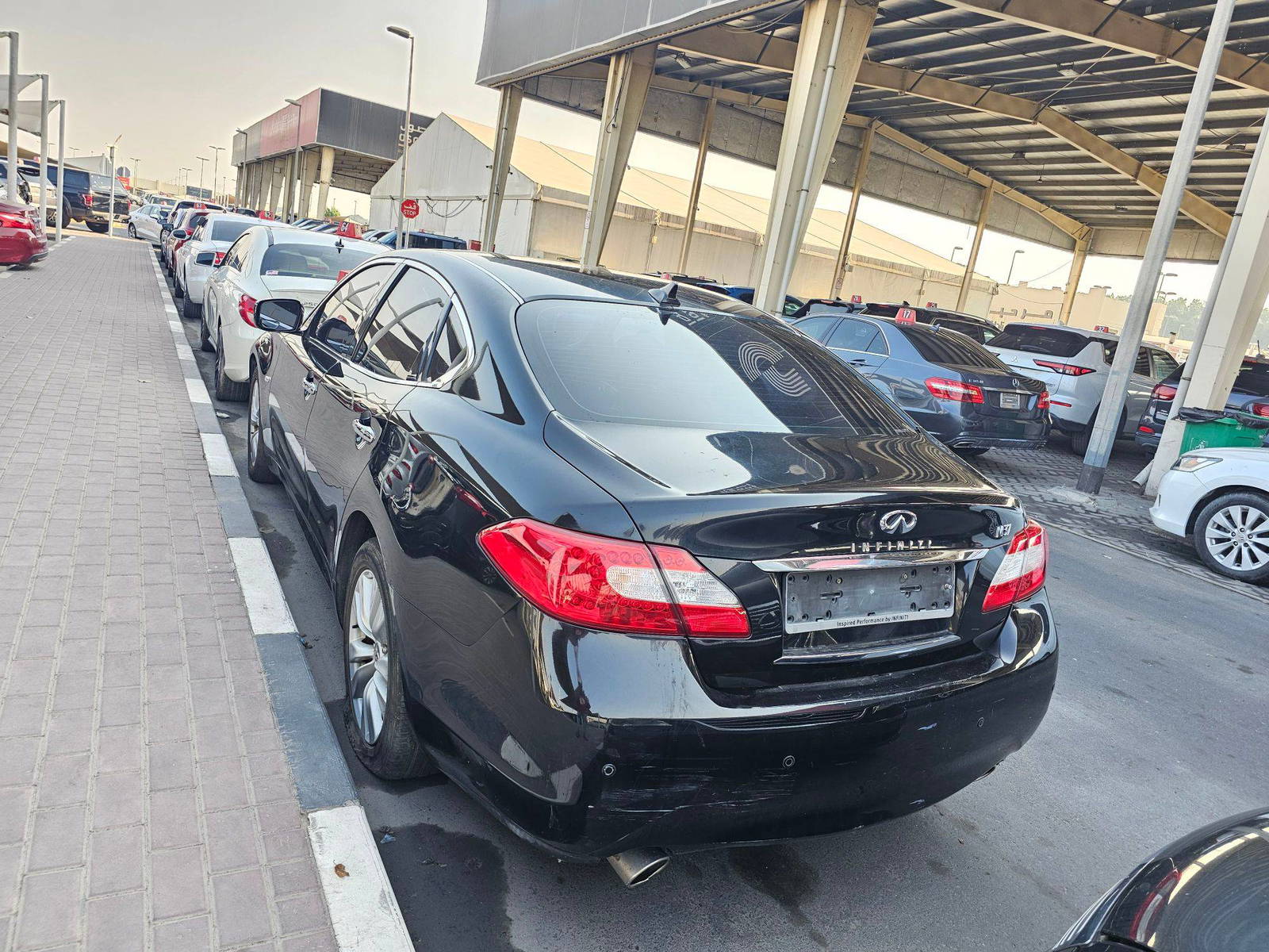 2011 INFINITI M37 — 175651 KM — Lot XBM511825 — Souq - Marhaba Auctions Used Cars - Image 5