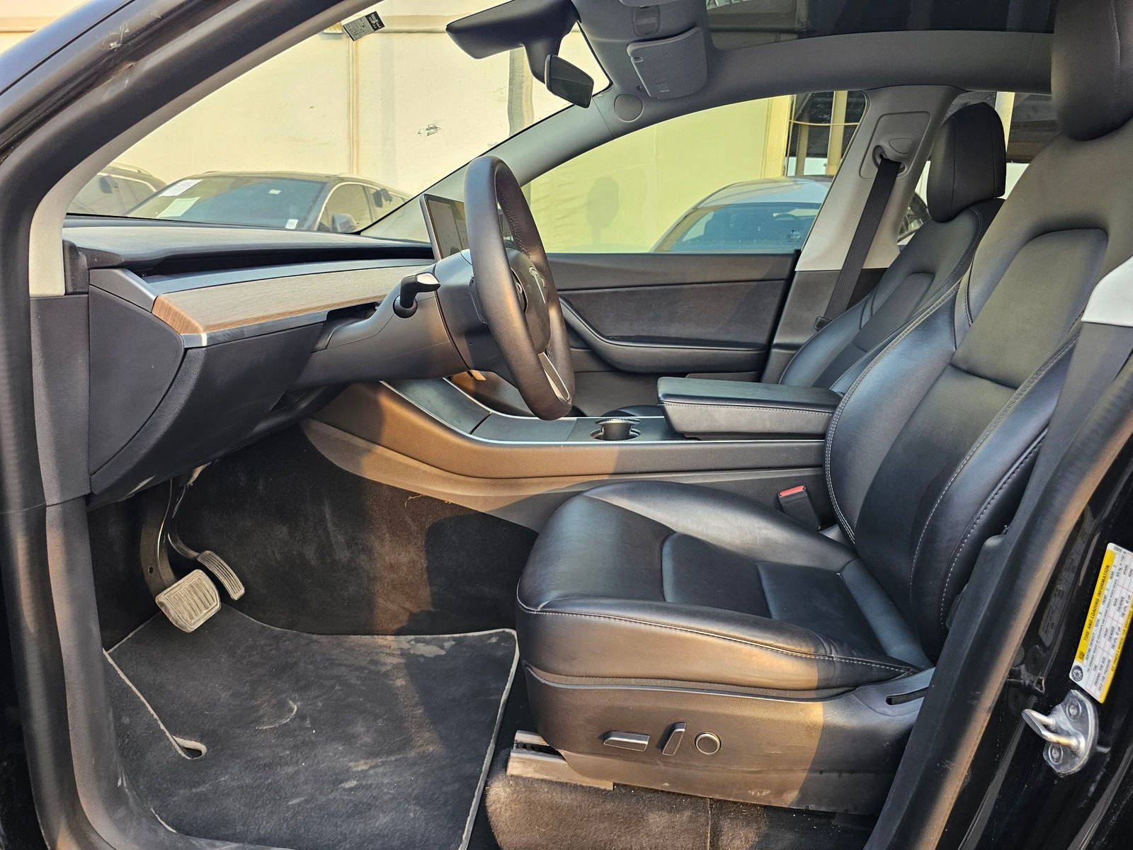 2021 TESLA MODEL Y — 75729 KM — Lot E9MF078410 — Souq - Marhaba Auctions Used Cars - Image 9