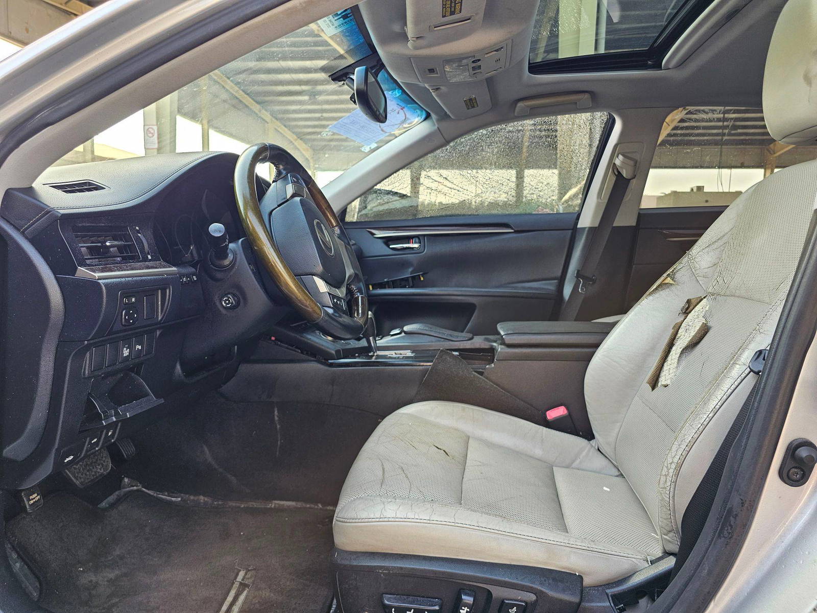 2013 LEXUS ES 350 — 124835 Miles — Lot 4D2003147 — Souq - Marhaba Auctions Used Cars - Image 9