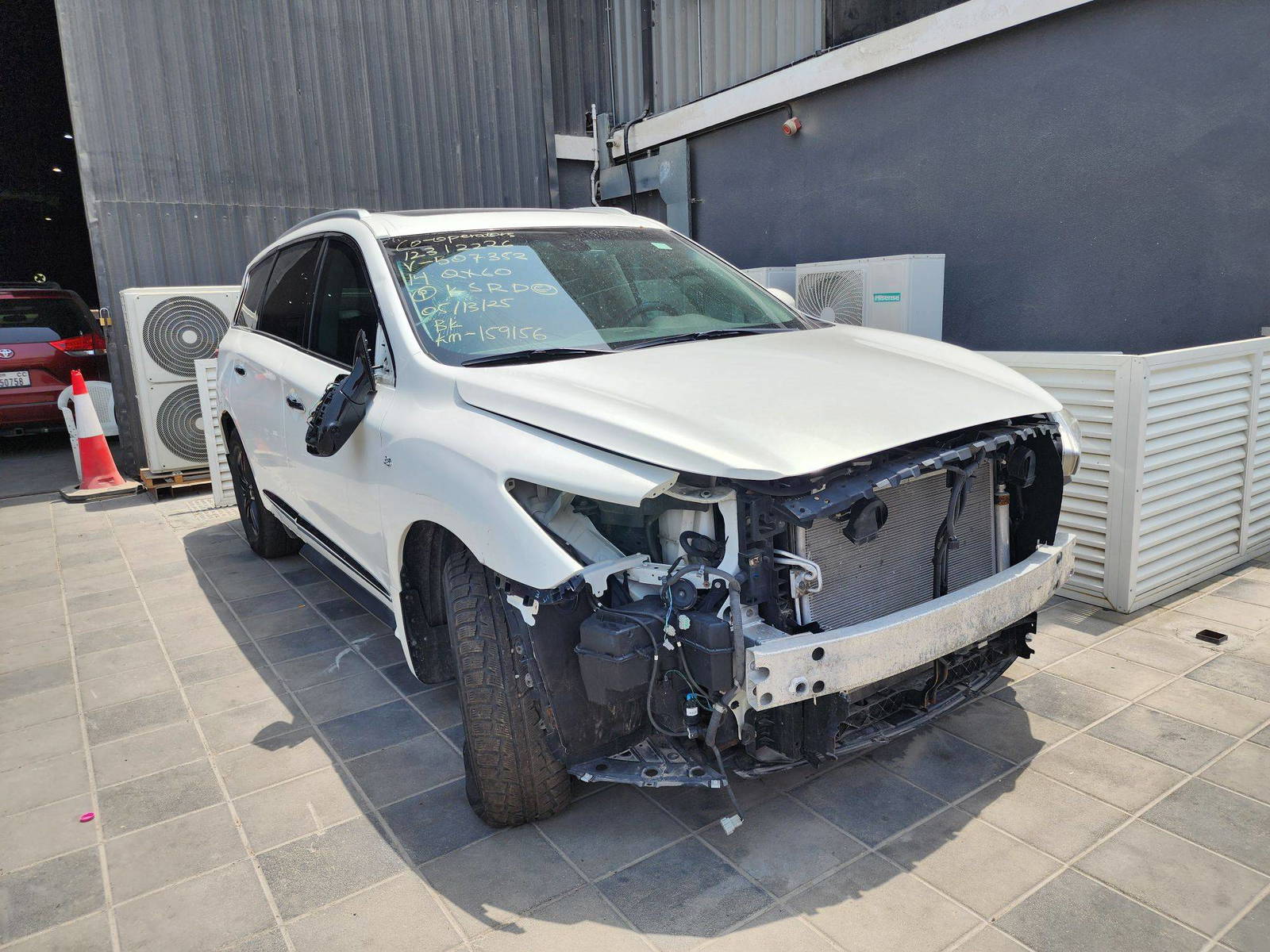 2014 INFINITI QX60 — 159156 KM — Lot C507352 — Souq - Marhaba Auctions Used Cars - Image 3