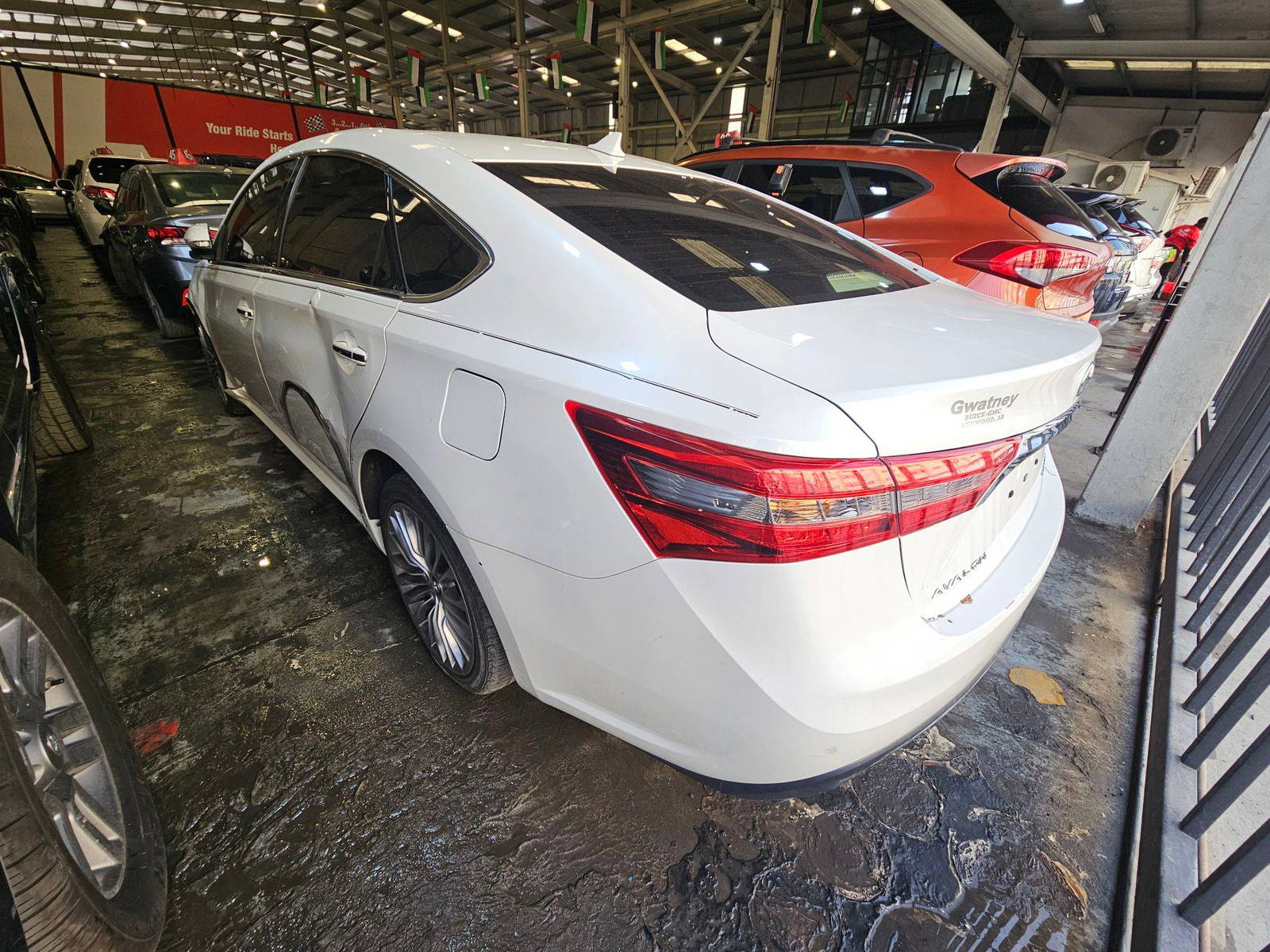 2016 TOYOTA AVALON — 142586 Miles — Lot U237172 — Main - Marhaba Auctions Used Cars - Image 5