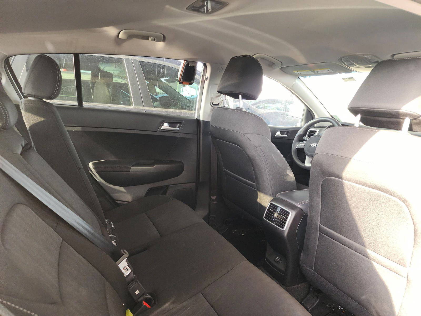 2021 KIA SPORTAGE — 45665 Miles — Lot 38461713 — Souq - Marhaba Auctions Used Cars - Image 4