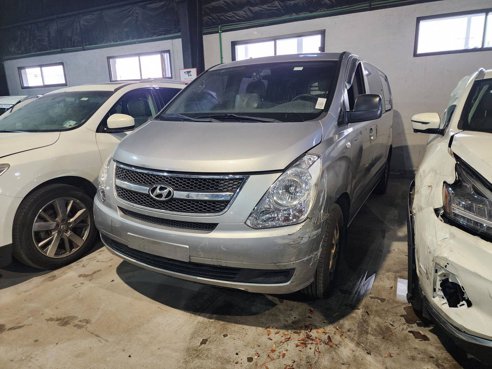2016 HYUNDAI GRAND STAREX — 372973 KM — Lot 745510 — Main - Marhaba Auctions Used Cars - Image 3
