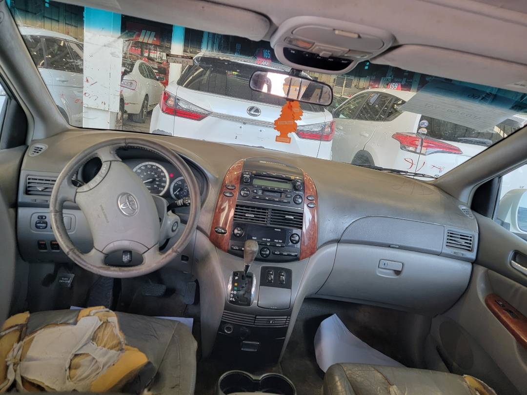 2005 TOYOTA SIENNA — 279104 Miles — Lot 2C75S307497 — Main - Marhaba Auctions Used Cars - Image 6
