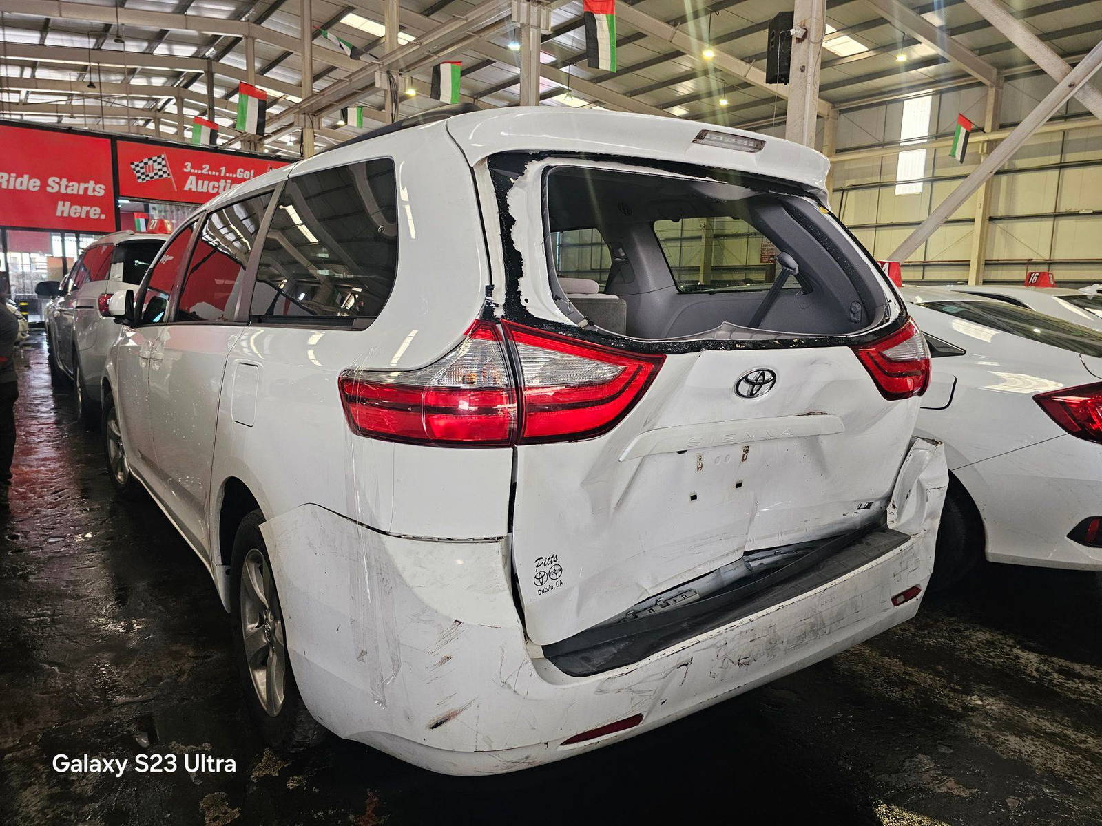 2015 TOYOTA SIENNA — 249403 Miles — Lot 43425270 — Main - Marhaba Auctions Used Cars - Image 5