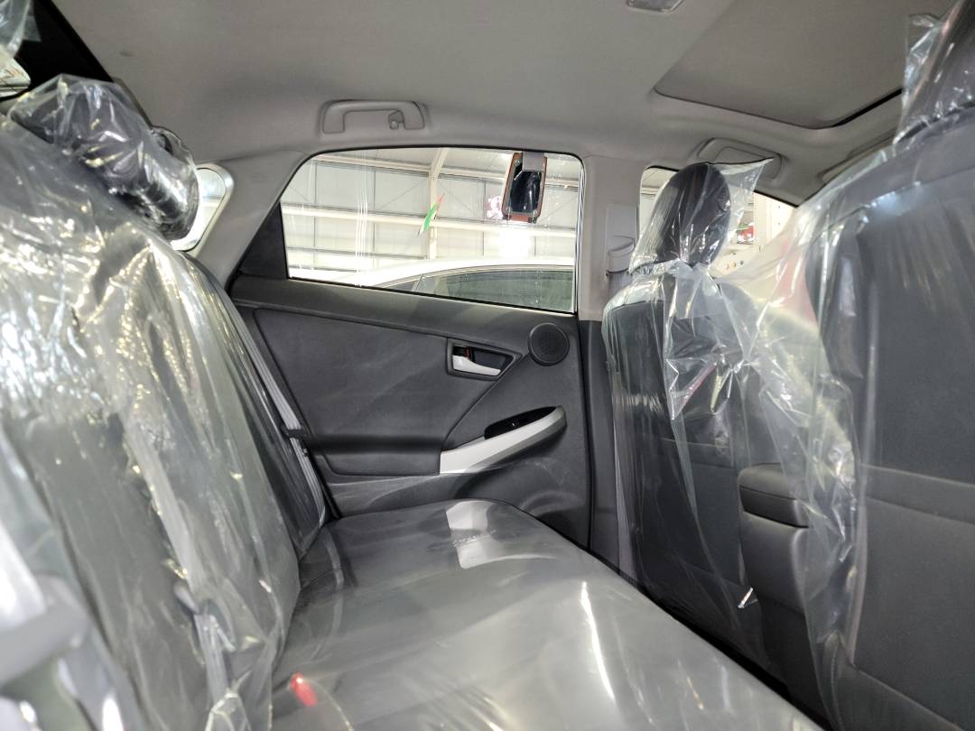 2010 TOYOTA PRIUS — Lot 077350 — Main - Marhaba Auctions Used Cars - Image 5
