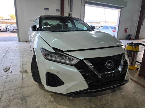 NISSAN MAXIMA