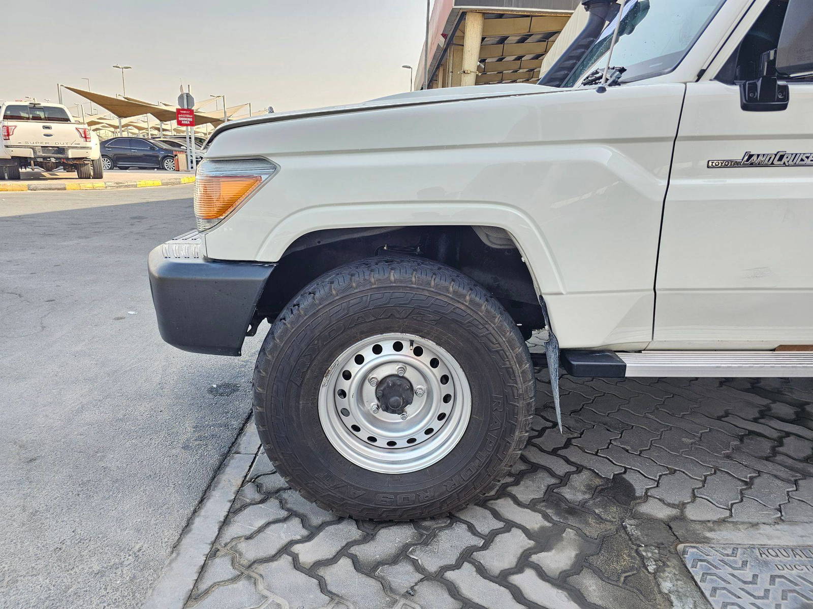 2022 TOYOTA LAND CRUISER PICK-UP — 24927 KM — Lot 043378 — Souq - Marhaba Auctions Used Cars - Image 10