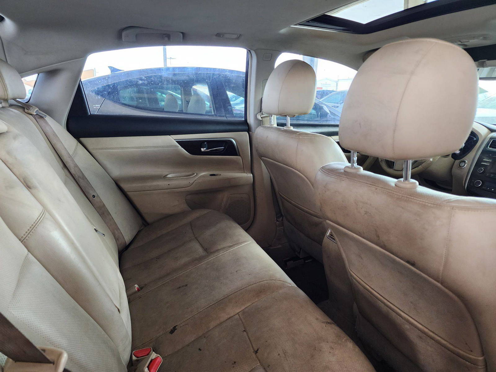 2013 NISSAN ALTIMA — 184467 Miles — Lot 44111694 — Souq - Marhaba Auctions Used Cars - Image 4