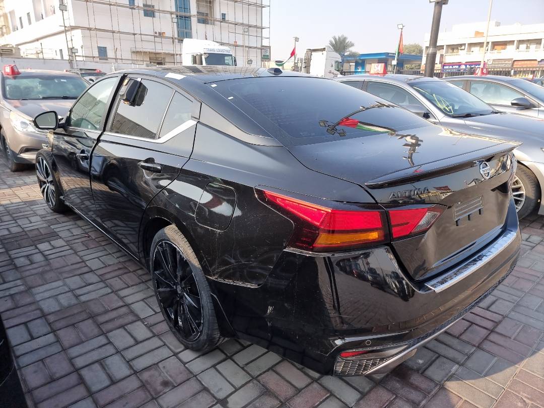 2022 NISSAN ALTIMA — 39575 Miles — Lot V5NN357138 — Souq - Marhaba Auctions Used Cars - Image 4