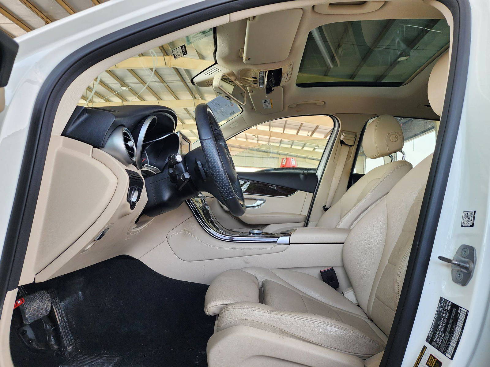 2019 MERCEDES BENZ GLC-300 — 46298 Miles — Lot 57017584 — Souq - Marhaba Auctions Used Cars - Image 9