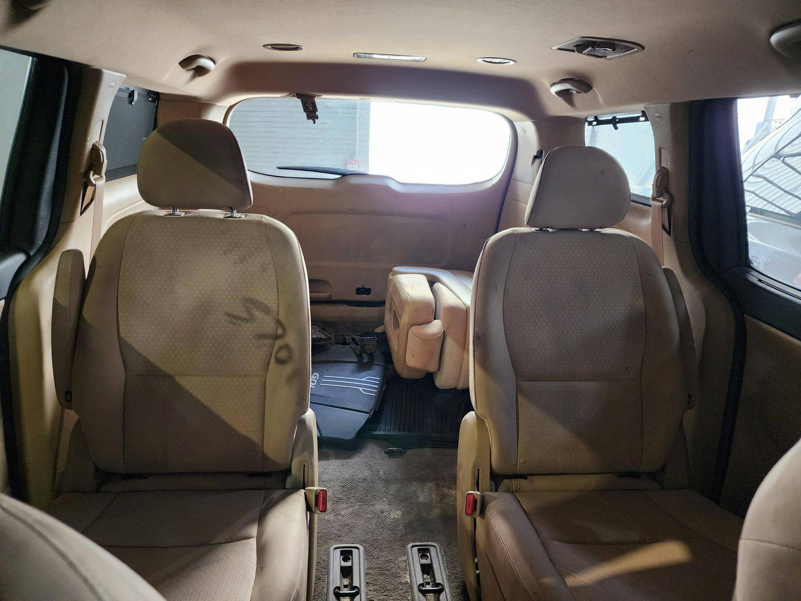 2016 KIA SEDONA — 141354 Miles — Lot 57013264 — Al Quoz - Marhaba Auctions Used Cars - Image 7