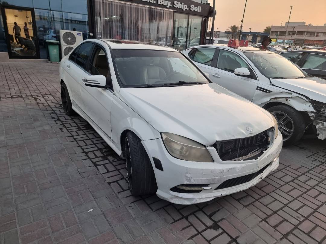 MERCEDES BENZ C300 2011 view 2