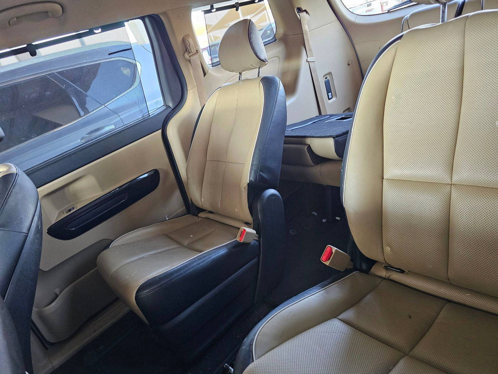 KIA SEDONA 2015 - Marhaba Auction Used Cars - Image 6