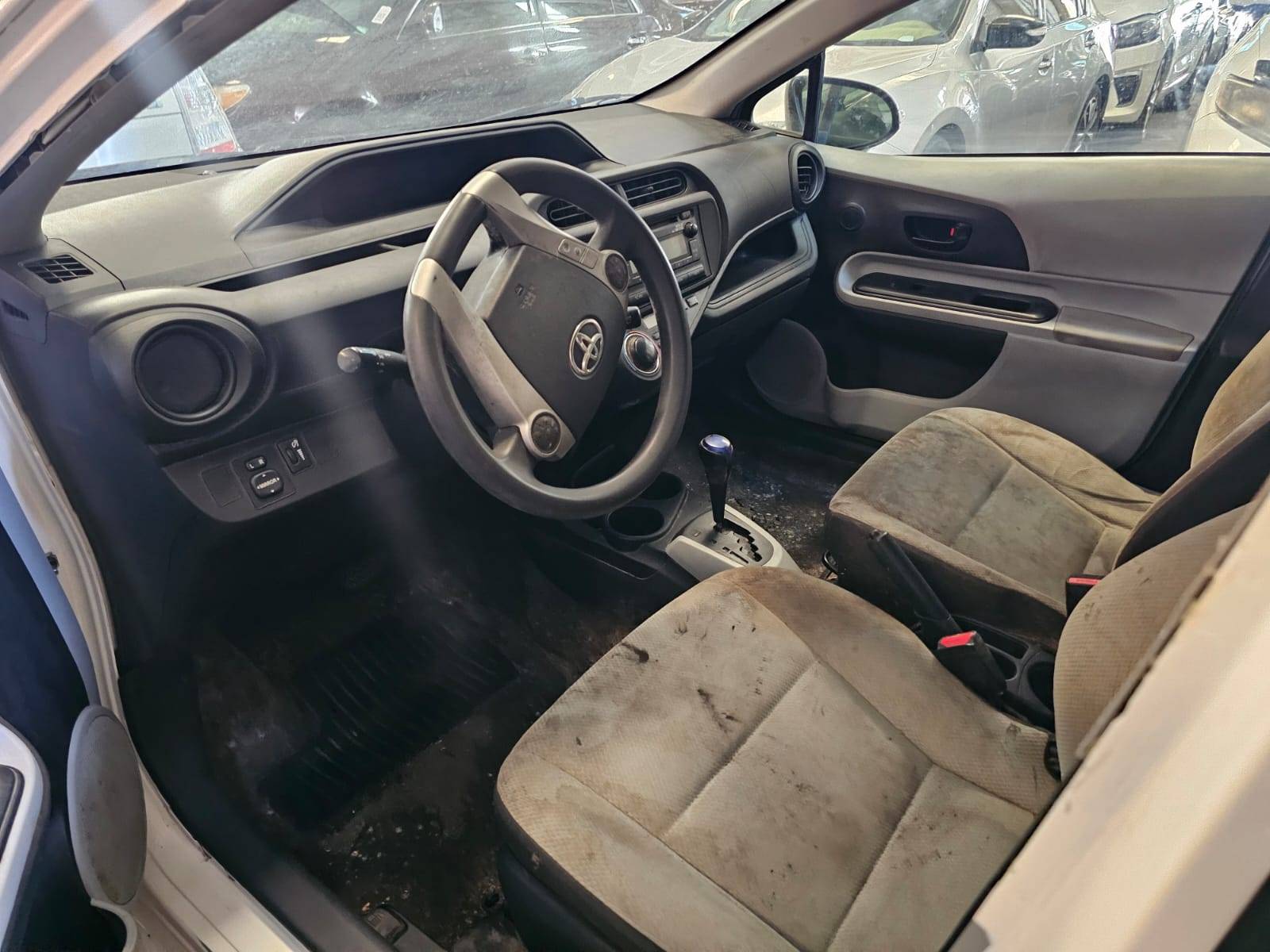 2014 TOYOTA PRIUS — 227112 Miles — Lot XE1065476 — Main - Marhaba Auctions Used Cars - Image 7