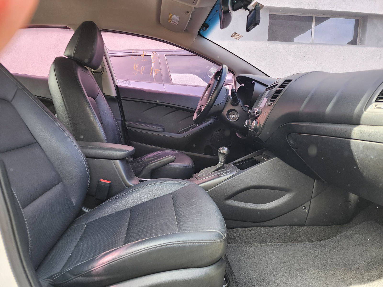 2015 KIA K3 — 152711 KM — Lot 880254 — Al Quoz - Marhaba Auctions Used Cars - Image 9