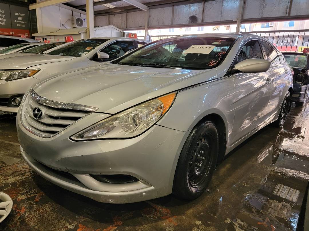 2013 HYUNDAI SONATA — 193342 Miles — Lot H514819 — Main - Marhaba Auctions Used Cars - Image 4