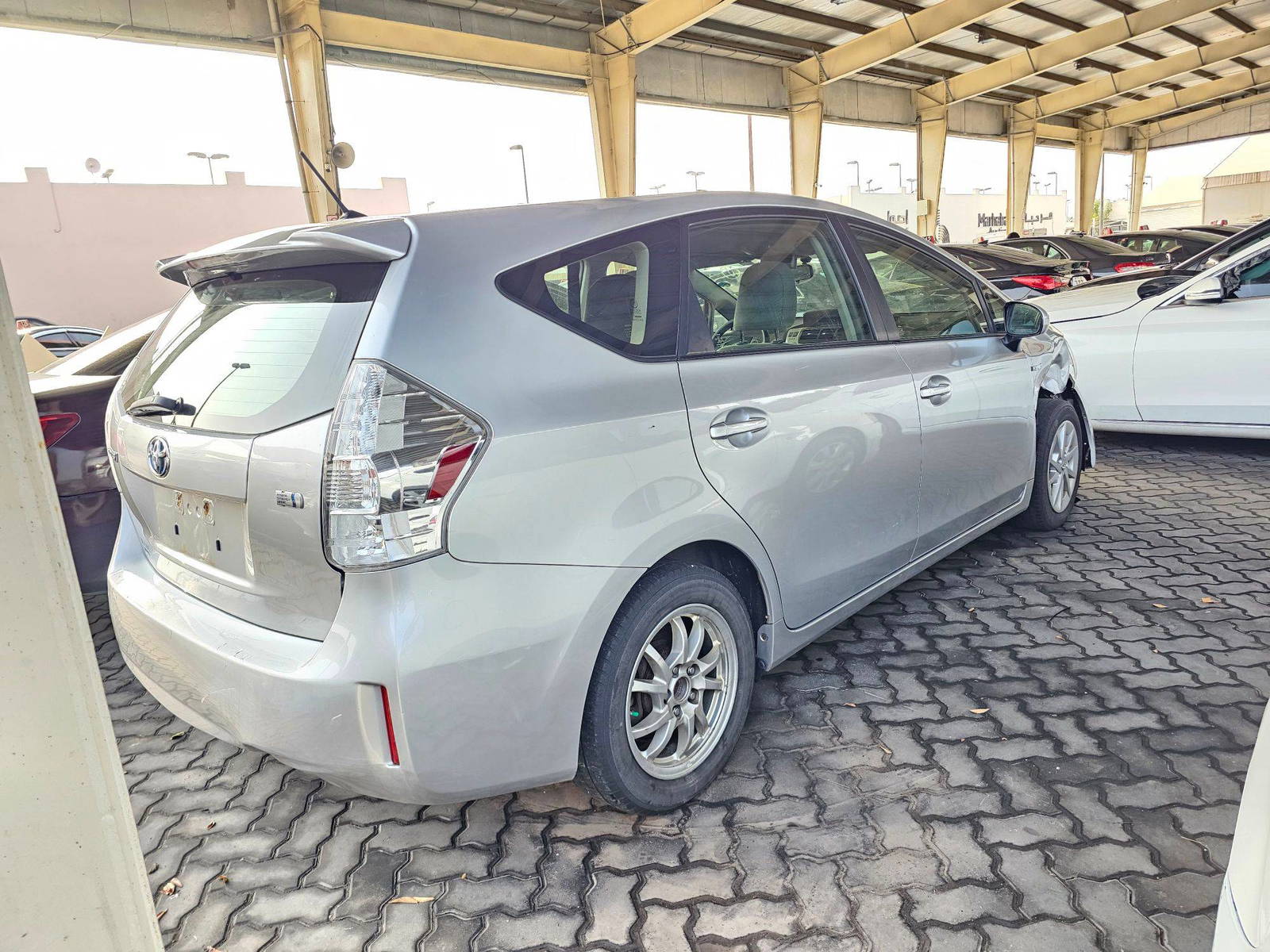 2014 TOYOTA PRIUS V — 187271 Miles — Lot 3EJ014868 — Souq - Marhaba Auctions Used Cars - Image 3