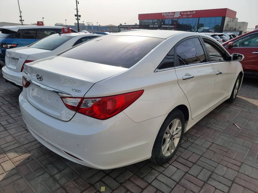 2011 HYUNDAI SONATA — 197630 KM — Lot 340159 — Souq - Marhaba Auctions Used Cars - Image 4